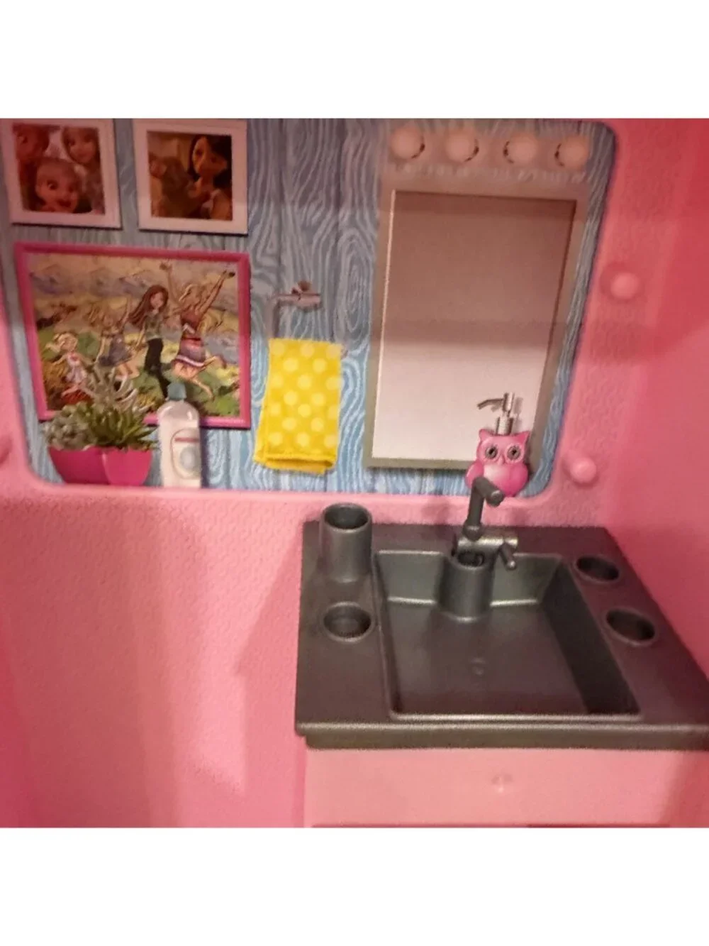Barbie Doll Dream Camper Set Pink